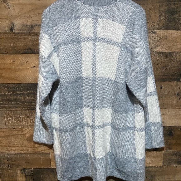 AEO american eagle womens gray plaid sweater small - Picture 2 of 2